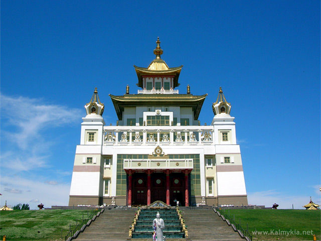 Le temple d'or de Bouddha Chakiamuni